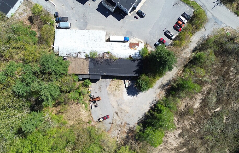 More Photos Of 2 Omega Way, Littleton Warehouse For Lease