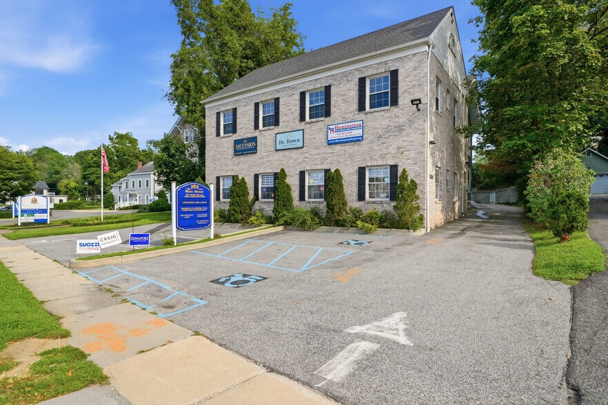 More Photos Of 168 Main St, Huntington Office Residential For Sale