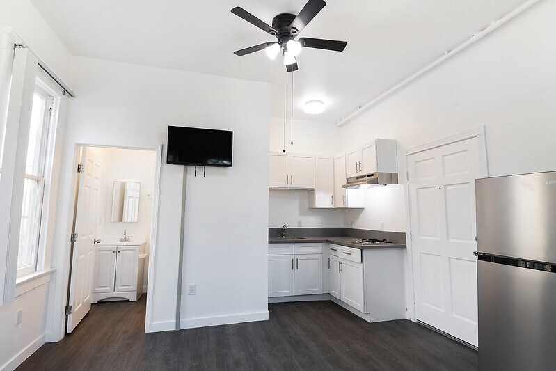 More Photos Of 1820 W 11th St, Los Angeles Apartments For Sale