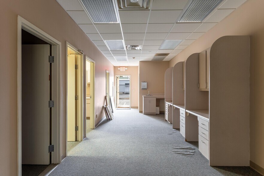 More Photos Of 1494 Stuart Rd NE, Cleveland Medical For Lease