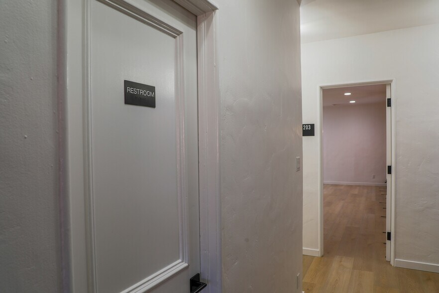 More Photos Of 1138-1140 Westwood Blvd, Los Angeles Storefront Retail Office For Lease