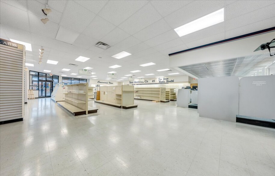 More Photos Of 119 E Cleveland Ave, Vinton Freestanding For Lease