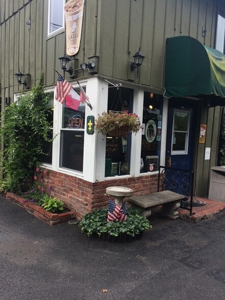 More Photos Of 20-1 S Main St, New Hope Storefront Retail Residential For Lease