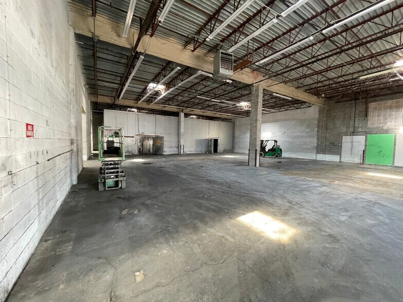 More Photos Of 7925-7929 Parston Dr, District Heights Warehouse For Lease