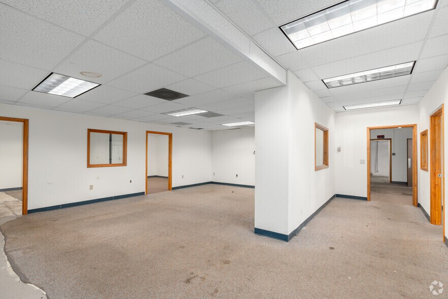 More Photos Of 600 S Poplar St, Hazleton Service For Sale