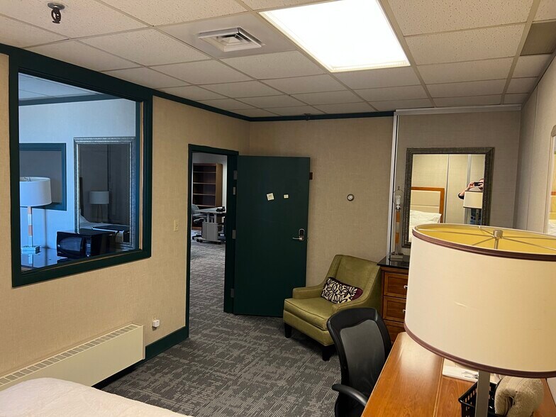 More Photos Of 136 Center St, Old Town Office For Sale