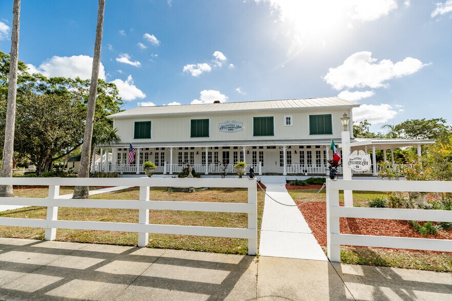 More Photos Of 107 N Broadway St, Fellsmere Hotel For Sale