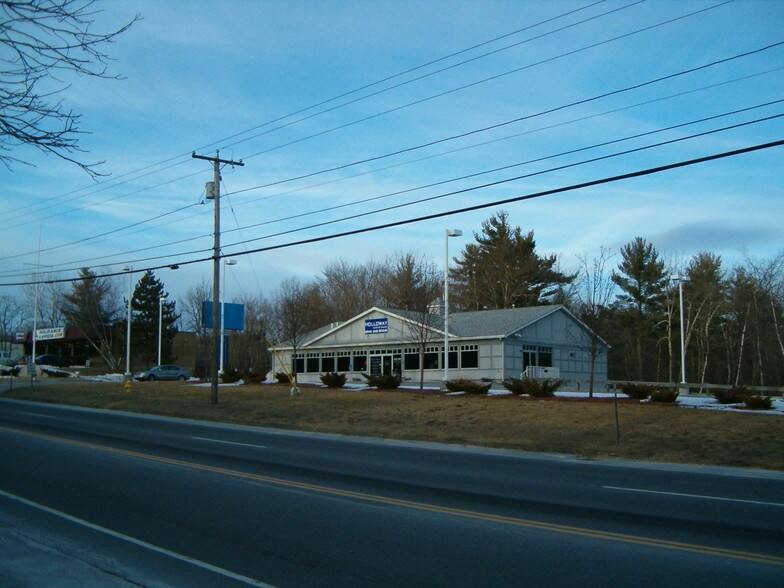 More Photos Of 282 N Broadway, Salem Auto Dealership For Lease