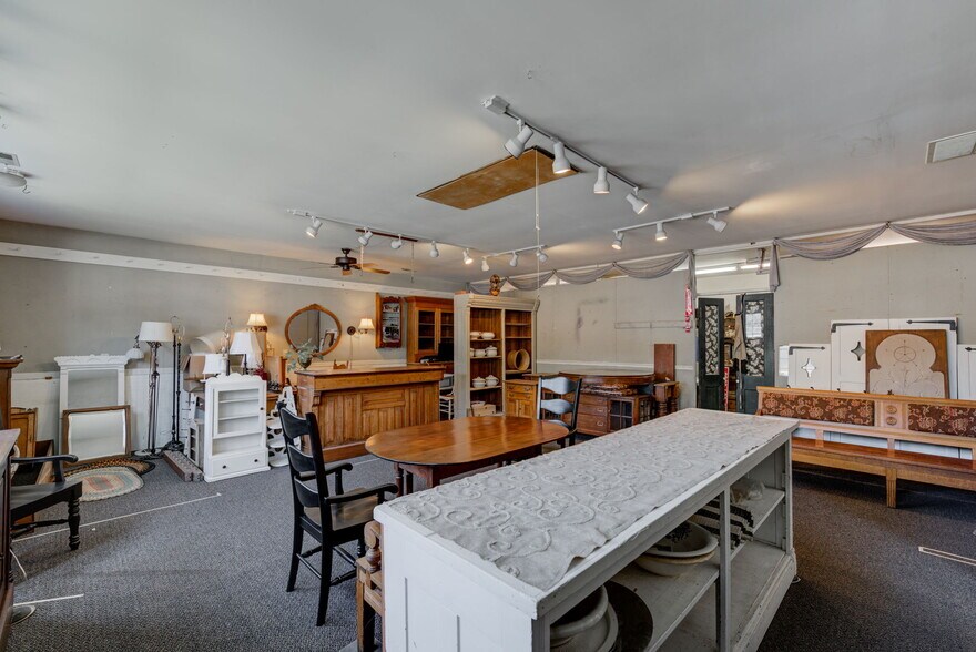 More Photos Of 9430 Main Ave, Cincinnati General Retail For Sale