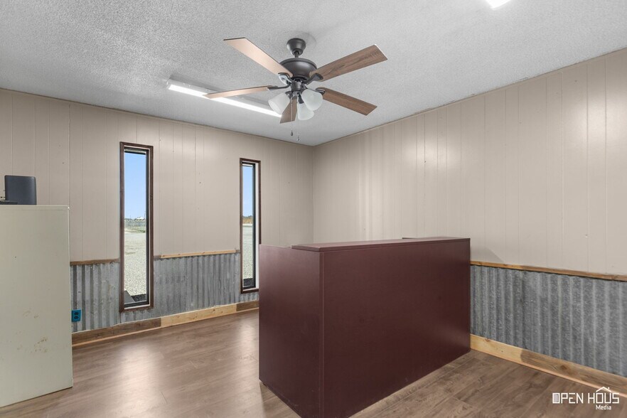 More Photos Of 9478 Seymour Hwy, Wichita Falls Industrial For Sale