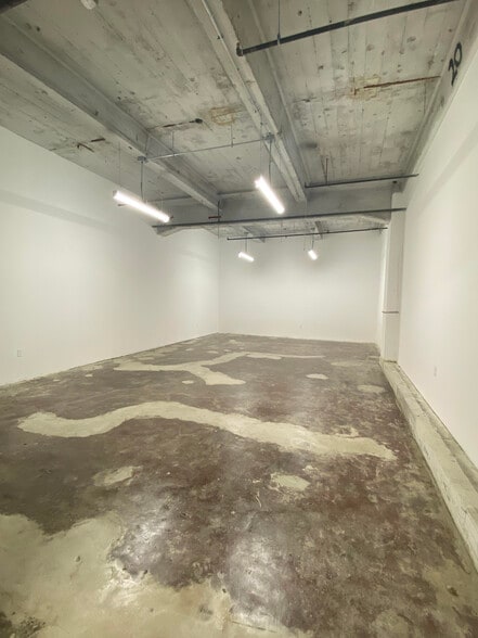 More Photos Of 901 E 31st St, Los Angeles Manufacturing For Lease