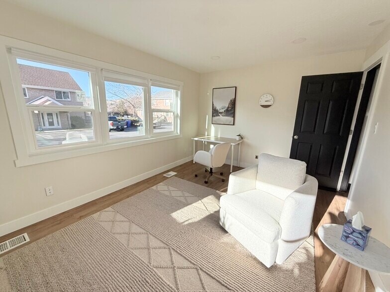 More Photos Of 60 W Canyon Crest Rd, Alpine Office For Lease