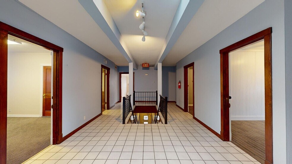 More Photos Of 7905 Big Bend Blvd, Webster Groves Office For Lease
