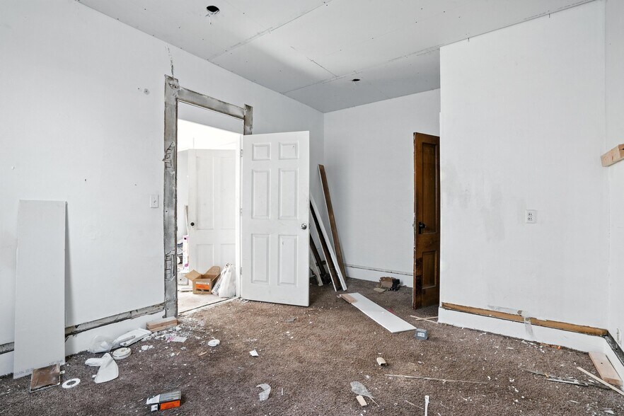 More Photos Of 1614 W 3rd St, Davenport Apartments For Sale