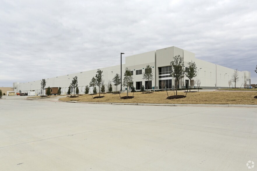 Primary Photo Of 1613 Hutton Dr, Carrollton Warehouse For Lease