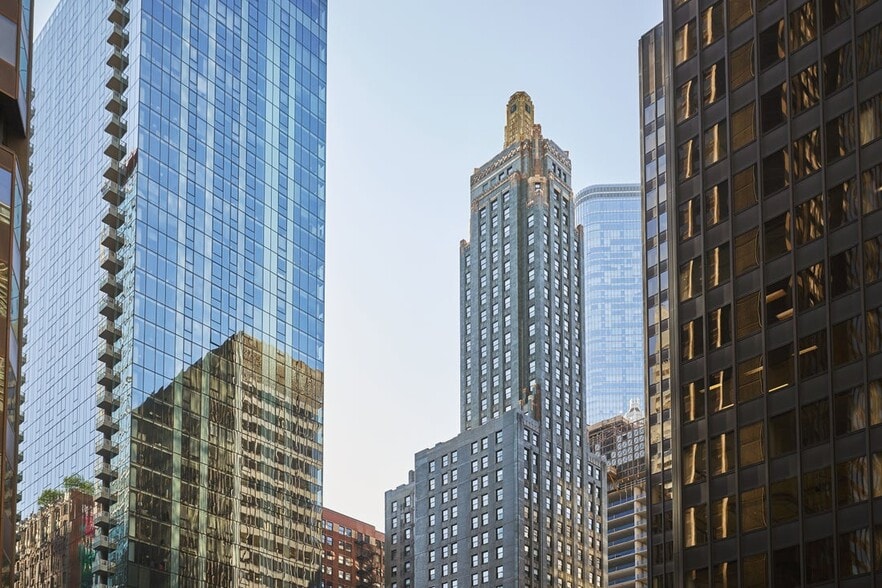 More Photos Of 230 N Michigan Ave, Chicago Hotel For Lease