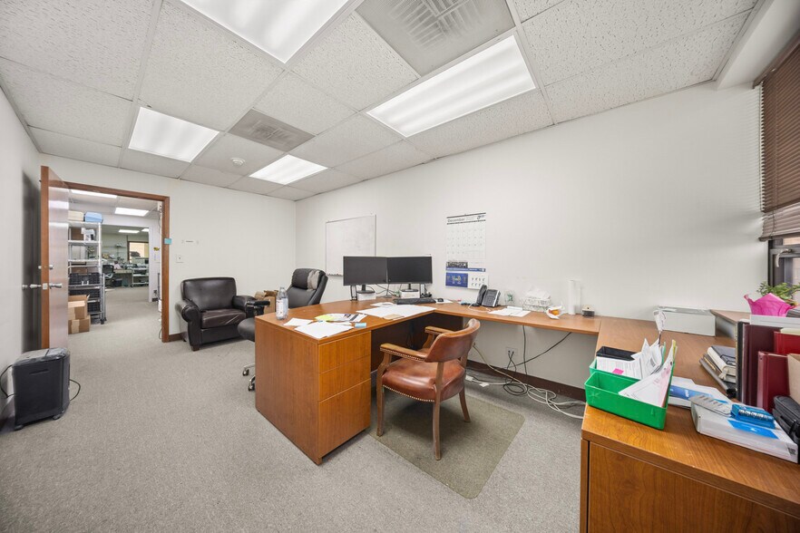 More Photos Of 5413 Walnut Ave, Downers Grove Office For Lease