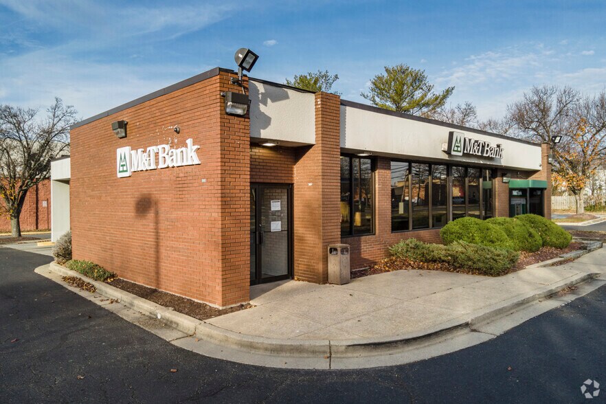 More Photos Of 1 Swan Creek Rd, Fort Washington Unknown For Lease