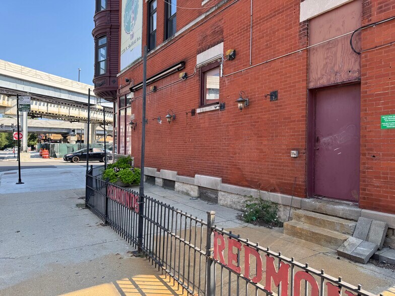 More Photos Of 3356-3358 Sheffield Ave, Chicago Apartments For Lease
