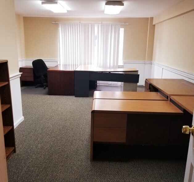 More Photos Of 7311 Highland St, Springfield Warehouse For Lease