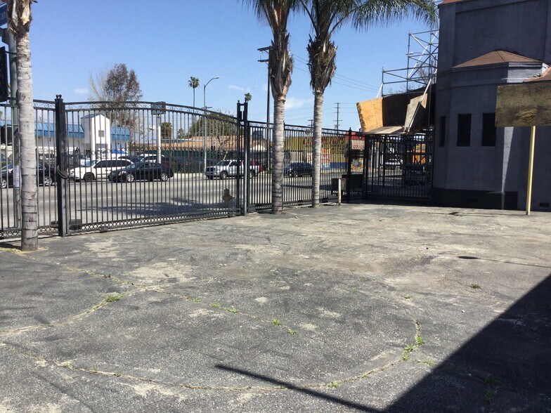 More Photos Of 344 W Florence Ave, Los Angeles Religious Facility For Lease