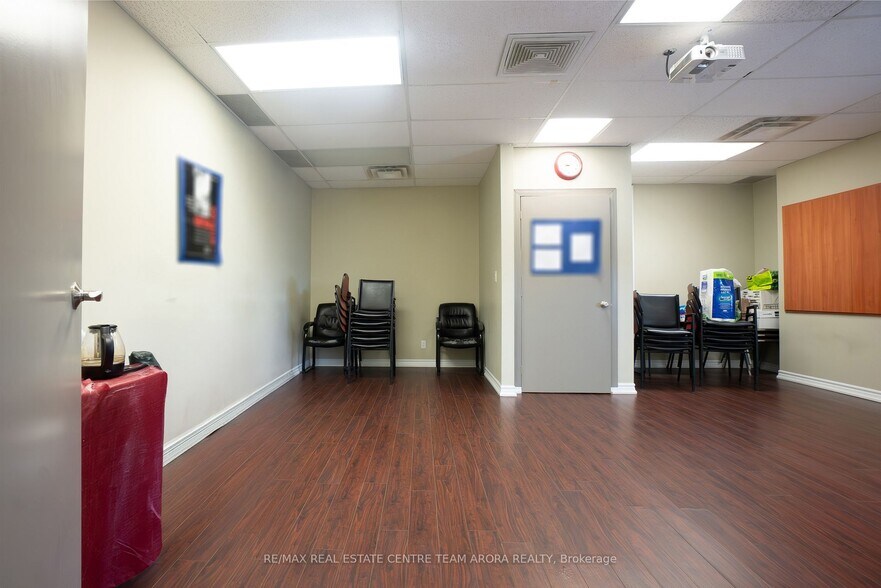 More Photos Of 10095 Bramalea Rd, Brampton Storefront Retail Office For Lease