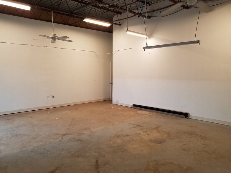 More Photos Of 700 Ritchie Rd, Capitol Heights Light Manufacturing For Lease