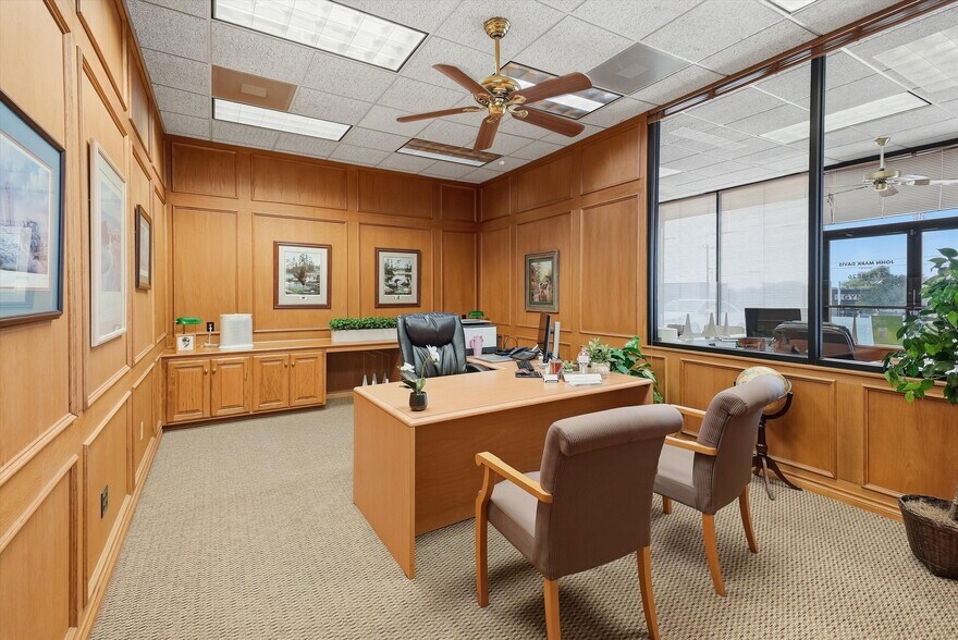 More Photos Of 3405 E Highway 377, Granbury Office For Sale