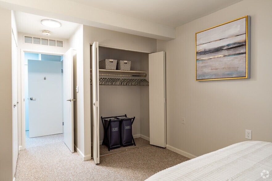 More Photos Of 28301 Franklin Rd, Southfield Multifamily For Sale