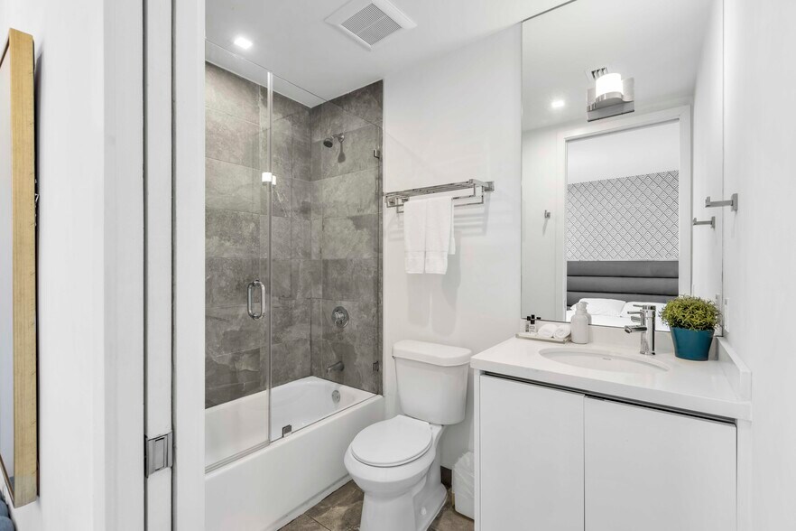 More Photos Of 538 Meridian Ave, Miami Beach Hospitality For Sale