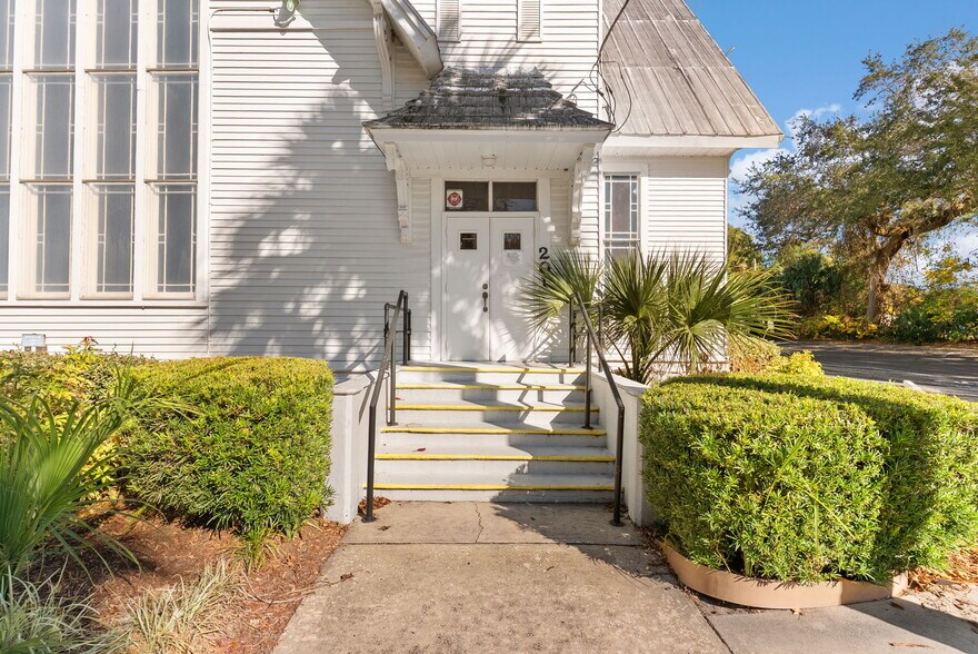 More Photos Of 201 W University Ave, Orange City Religious Facility For Sale