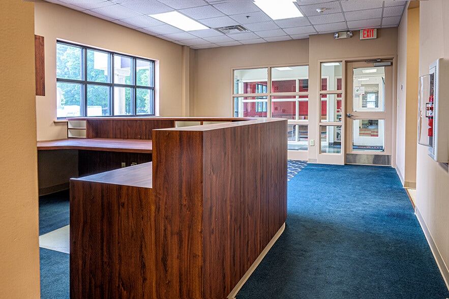 More Photos Of 2349 SW Danville Rd, Decatur Medical For Lease