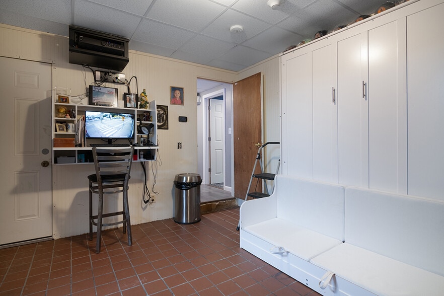 More Photos Of 245 Washington St, West Warwick Bar For Sale