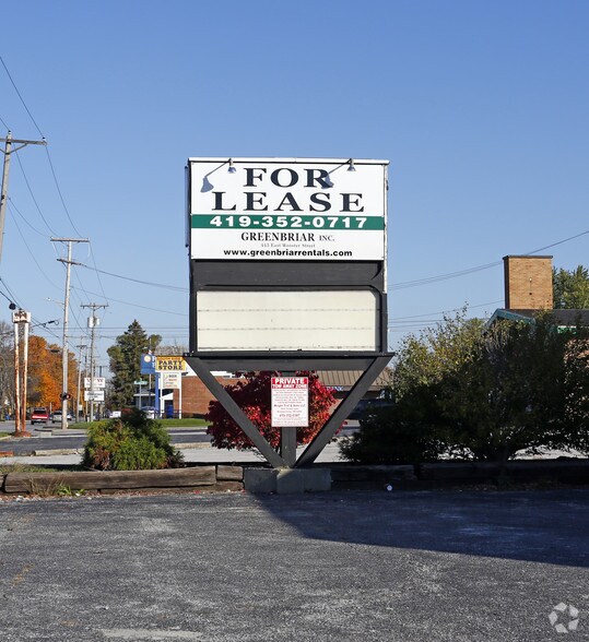 More Photos Of 809 S Main St, Bowling Green Bar For Lease