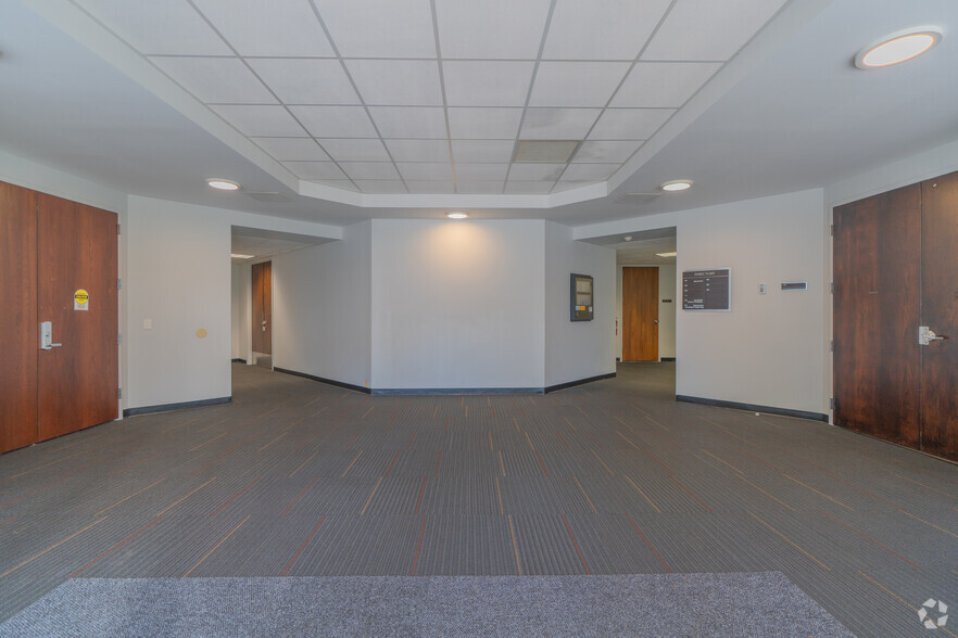 More Photos Of 5550 W Idlewild Ave, Tampa Office For Lease