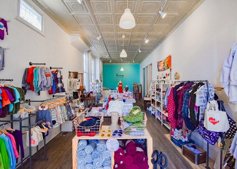 More Photos Of 727 8th St SE, Washington General Retail For Sale