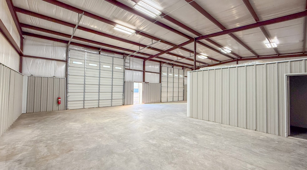 More Photos Of 7010 County 1160 rd, Midland Warehouse For Lease