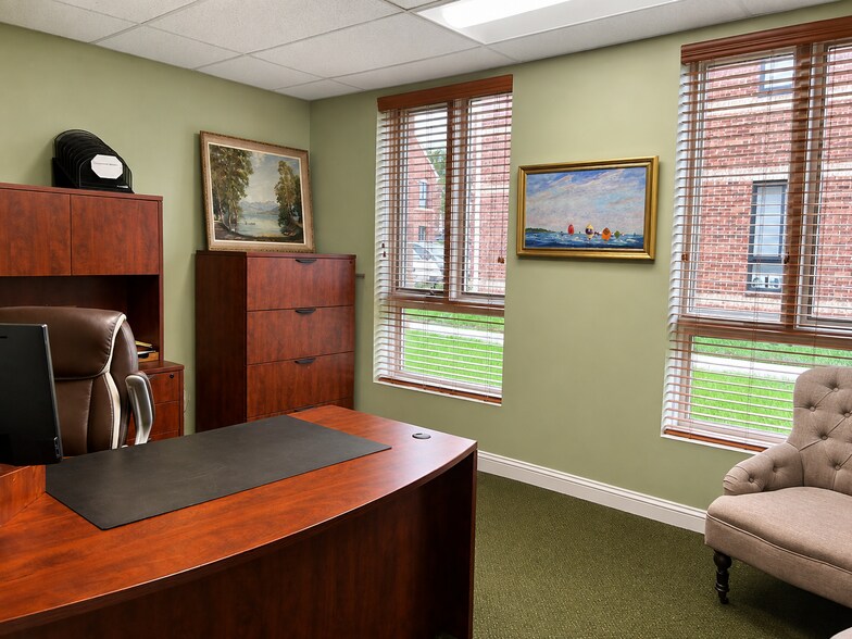 More Photos Of 2 Cardinal Park Dr, Leesburg Medical For Sale