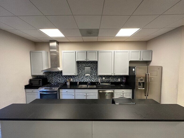 More Photos Of 145 Williman St, Charleston Industrial For Lease