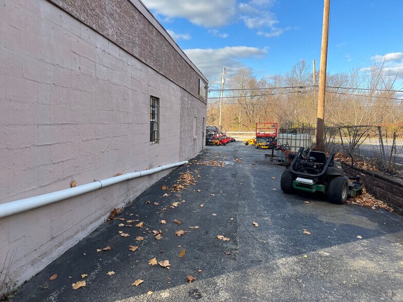 More Photos Of 154 Lancaster Ave, Malvern Auto Repair For Sale