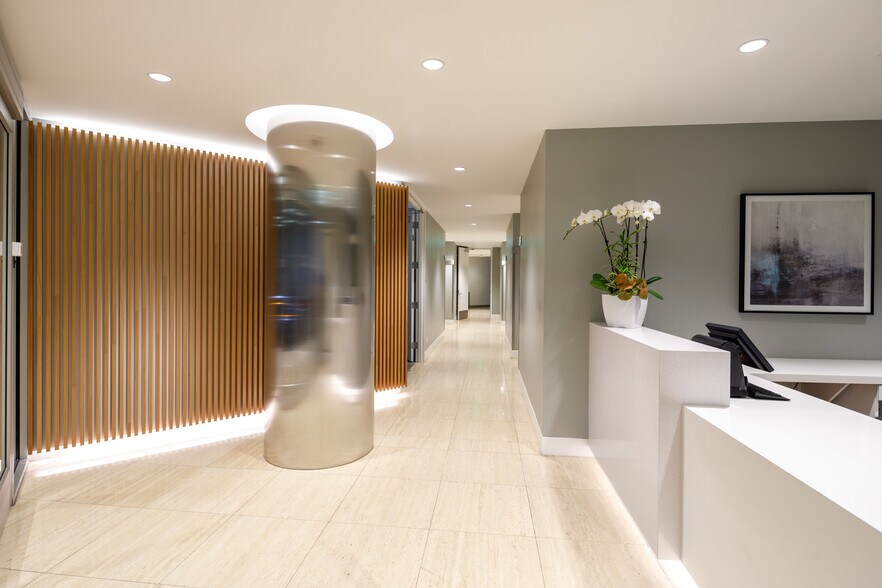 More Photos Of 1801 Century Park E, Los Angeles Office For Lease