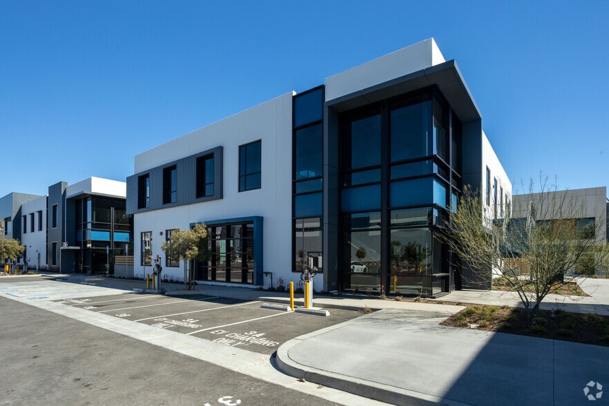 Primary Photo Of 3001 N Hollywood Way, Burbank Unknown For Lease