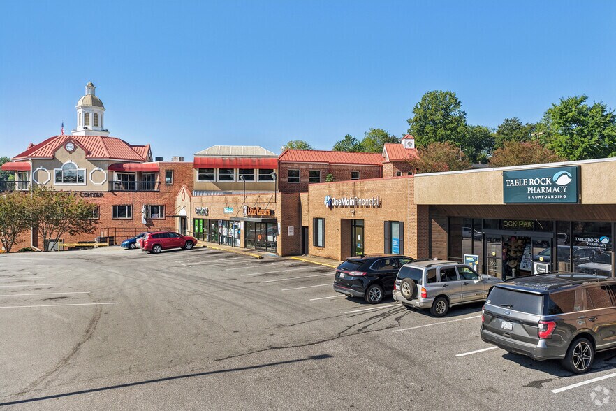More Photos Of 200-208 W Fleming Dr, Morganton Unknown For Lease