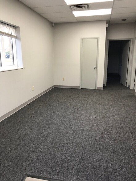 More Photos Of 486 Windsor Park Dr, Dayton Warehouse For Lease