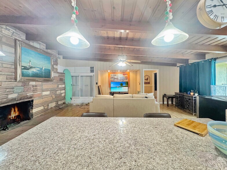 More Photos Of 7736 Sugar Dr, Huntington Beach Apartments For Sale