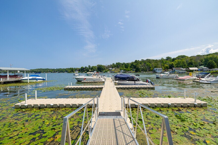 More Photos Of 8106 W Port Bay Rd, Wolcott Marina For Sale