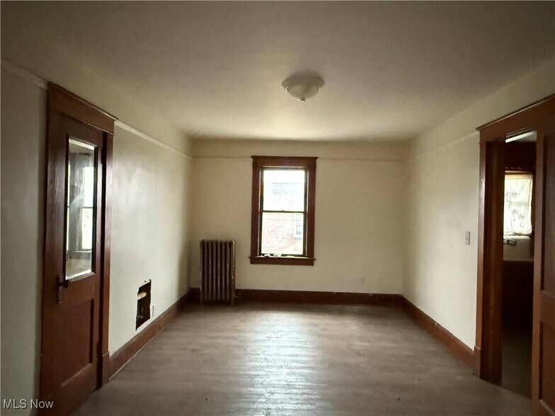 More Photos Of 1329 E Indianola Ave, Youngstown General Retail For Sale