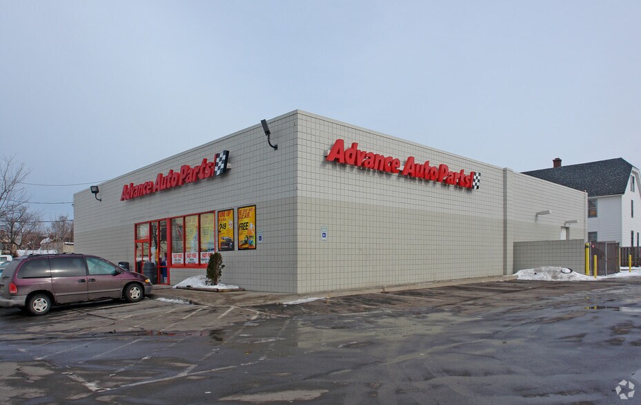 Primary Photo Of 1028 N Clinton Ave, Rochester Freestanding For Lease