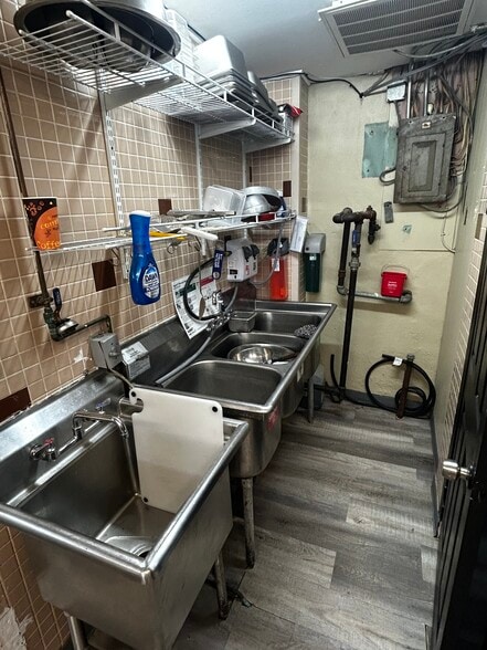 More Photos Of 4655 Benson St, Philadelphia Apartments For Sale