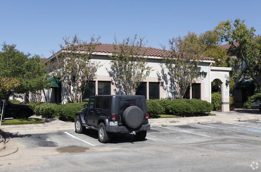 More Photos Of 2414 Exposition Blvd, Austin Unknown For Lease